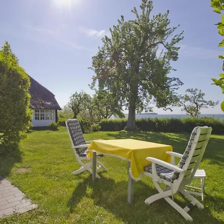 Strandnahe Idylle Am Meer, Private Badestelle Mit Strandkorb - Gutshof Ostseeblick Nr 01 Neuendorf (Rugen)