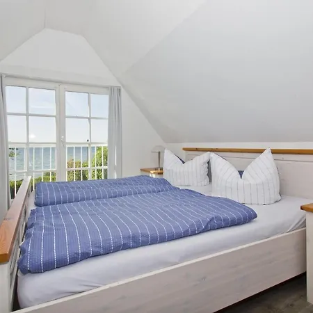 Strandnahe Idylle Am Meer, Private Badestelle Mit Strandkorb - Gutshof Ostseeblick Nr 01 * Neuendorf (Rugen)