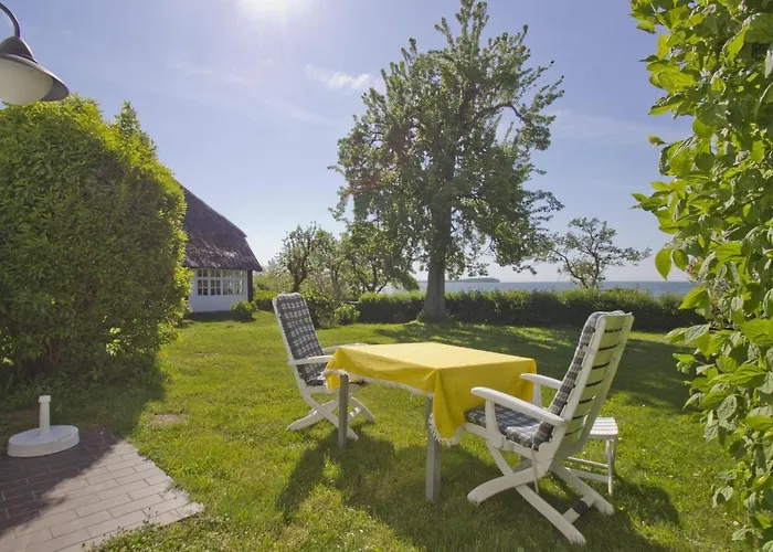 Gutshof Ostseeblick Ferienwohnung 01 Neuendorf (Rugen)