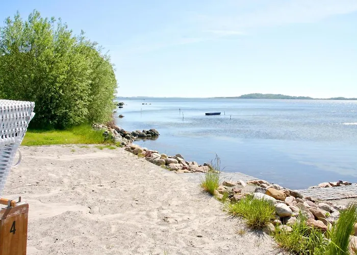 Gutshof Ostseeblick Ferienwohnung 01 Neuendorf (Rugen)